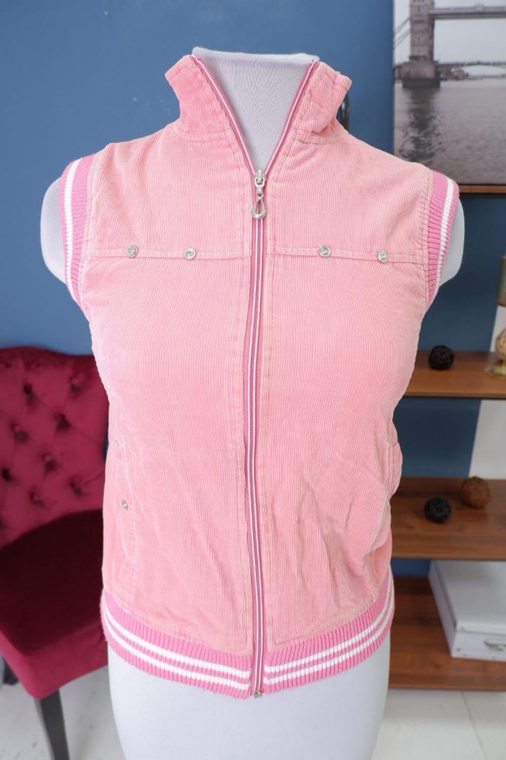 Жилетка нежная 46 размер