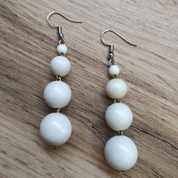 Серьги 4 шара, дерево, цвет молочный, 13x40 мм 315997