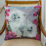 Декоративный гобеленовый чехол для интерьерной подушки Котята в сирени (47*47)