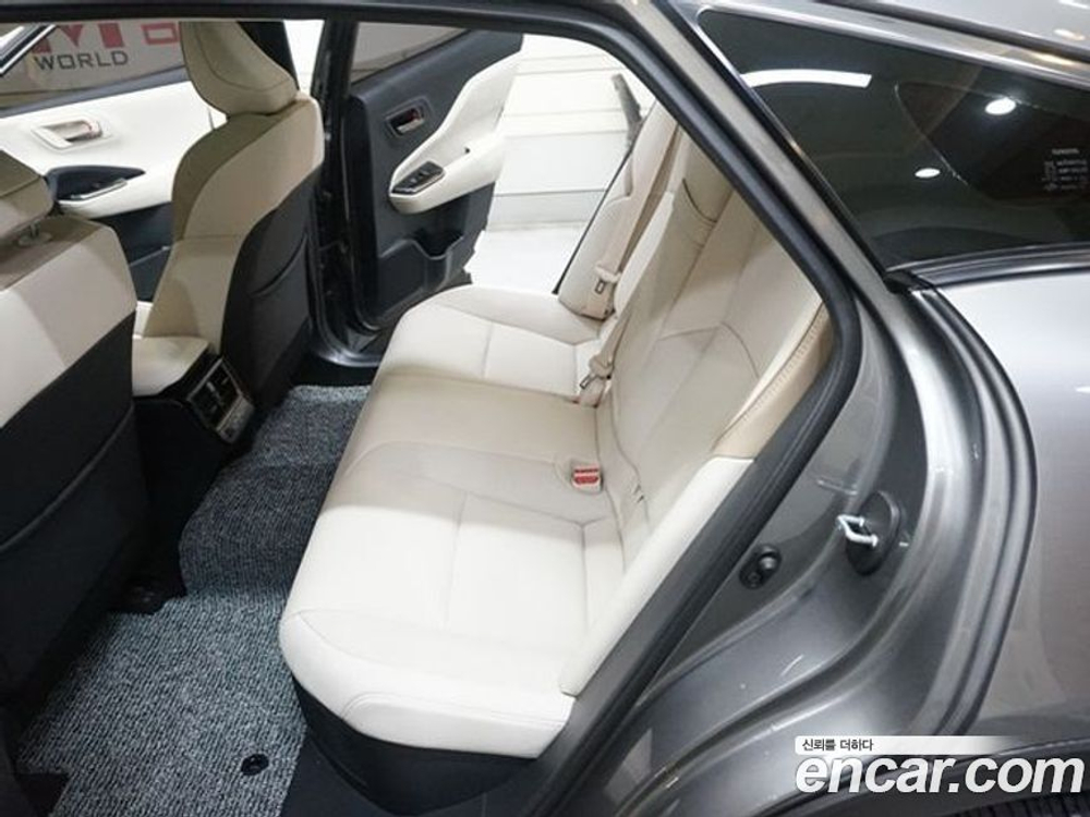 Toyota Crown Crossover 2.5 4WD Hybrid (03.2024)