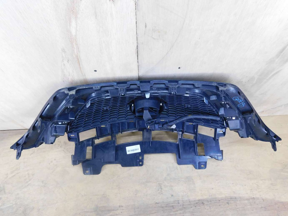 решетка радиатора Nissan Note E12 2017