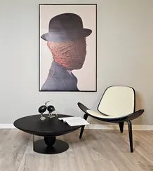 Кресло Shell, черное с белым сиденьем