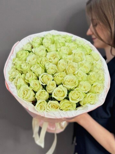 Букет с 51 белыми розами сорта "Athena"