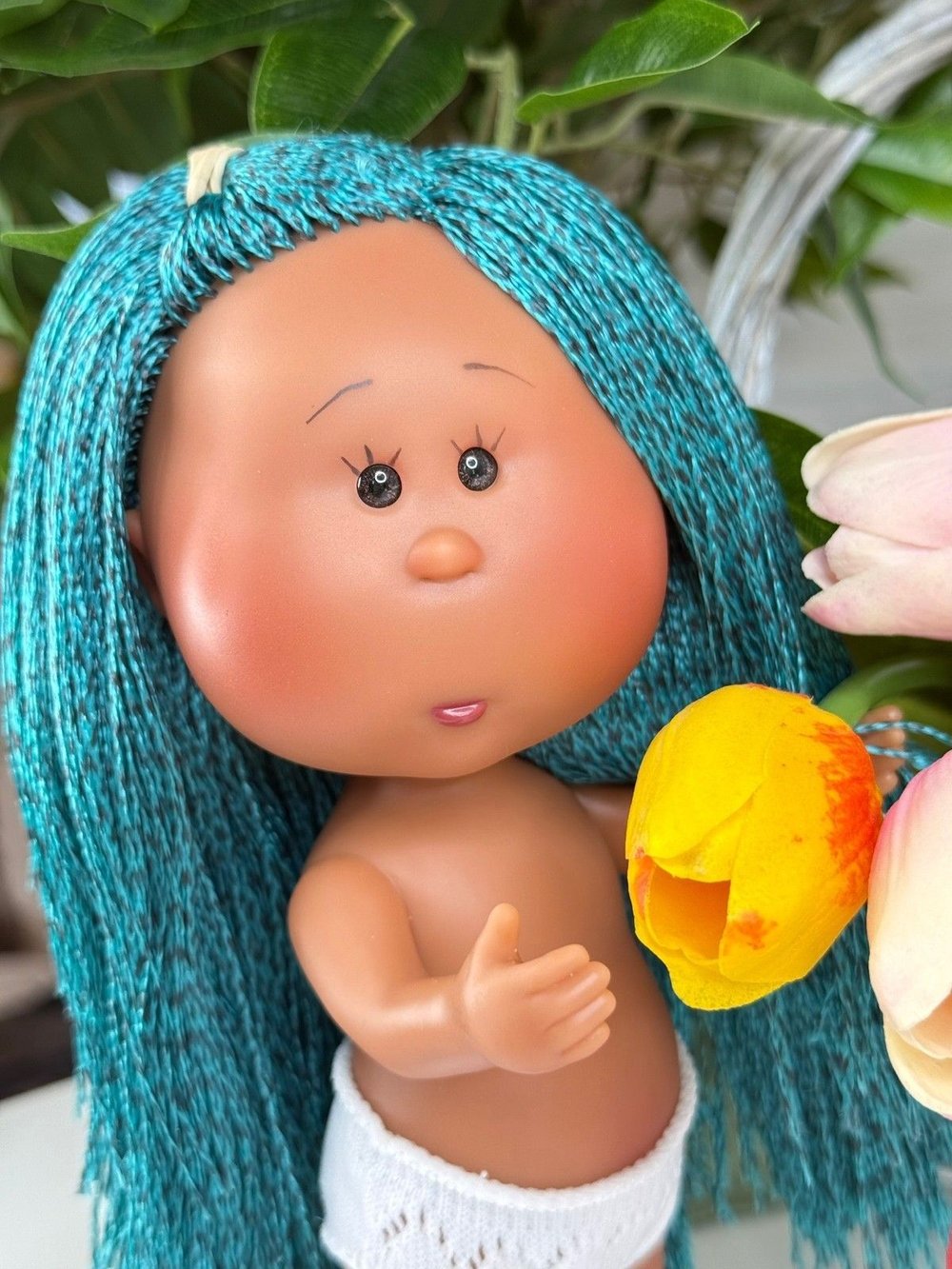 Кукла Nines виниловая 23см Little Mia Latina без одежды (3199WL8A3)