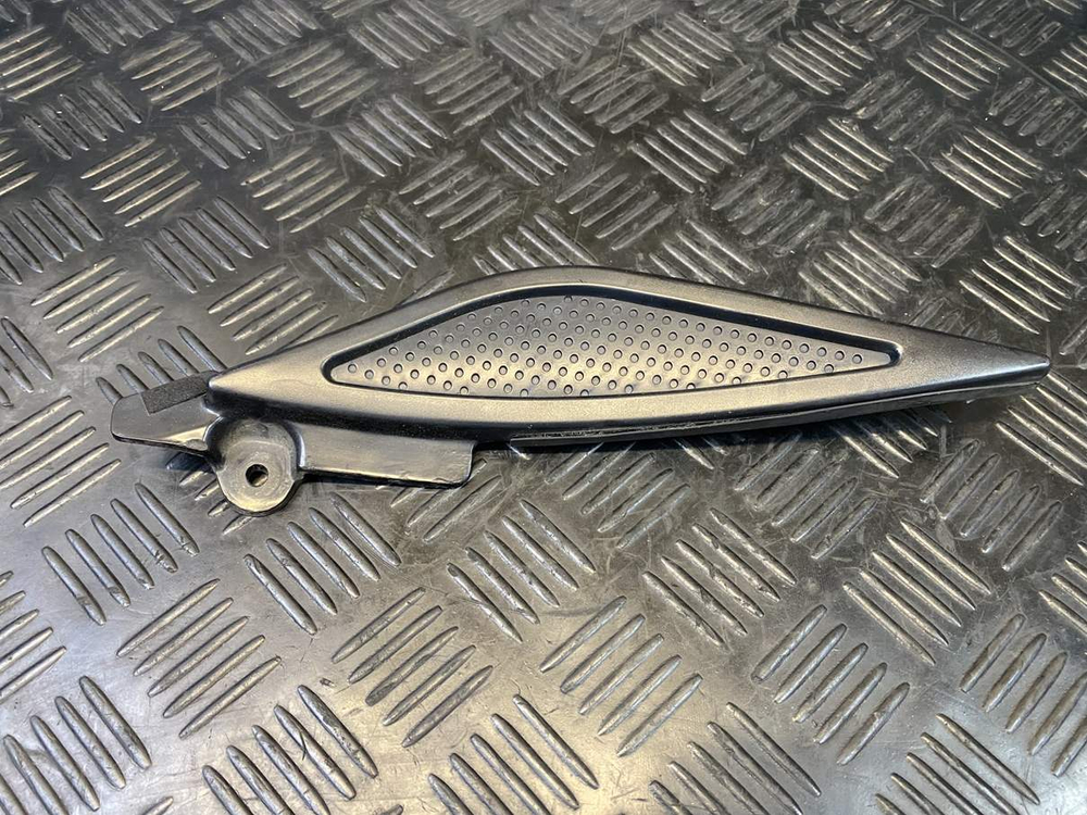 Пластик боковой левый Yamaha TDM850 RN03J 053970