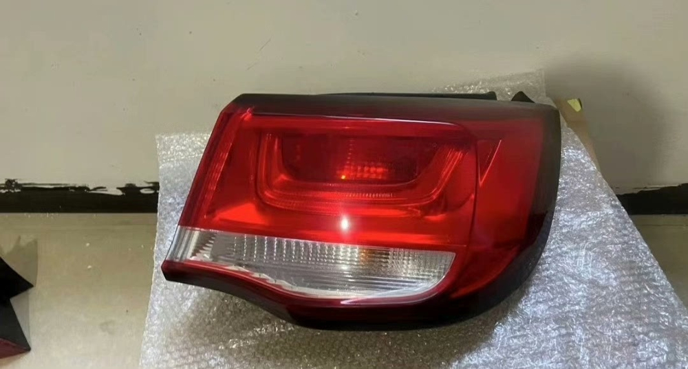 Задние фонари (левый и правый) Chevrolet Malibu оригинал,