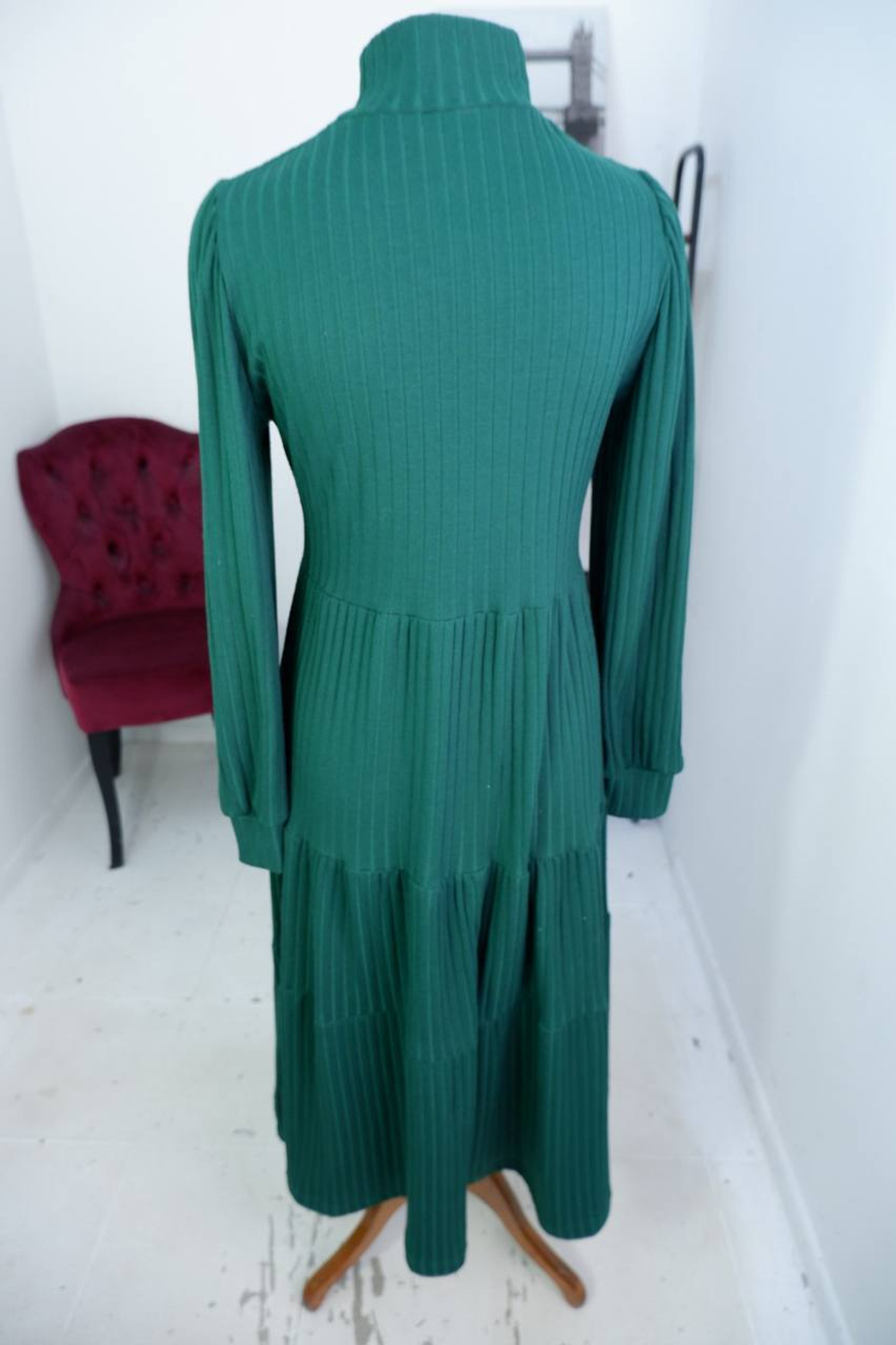 Платье Personage красивого цвета, визуально 48 размер