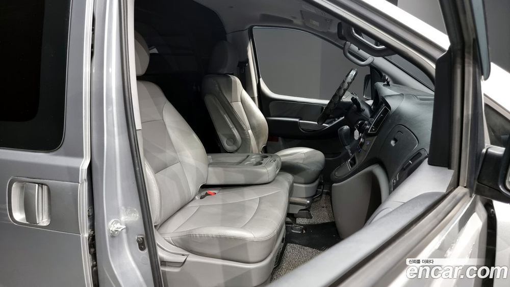 Hyundai The New Grand Starex Van 3-х местный (05.2020)