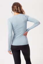 Лонгслив с длинным рукавом и карманами