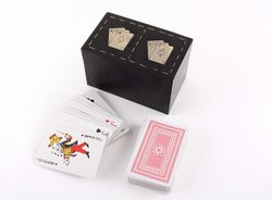 Комплект карт в деревянной коробке