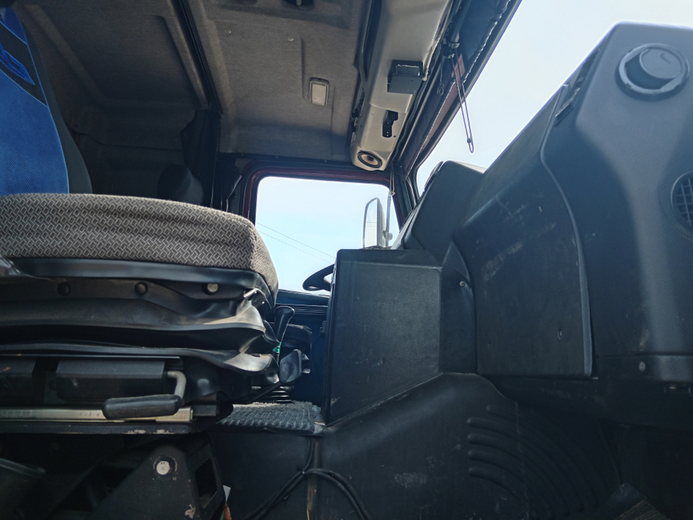 МАЗ 5440 4x2 Седельный тягач 5440В5-8420-031 (Дизельный, 6,7л, 310 л.с., МТ)