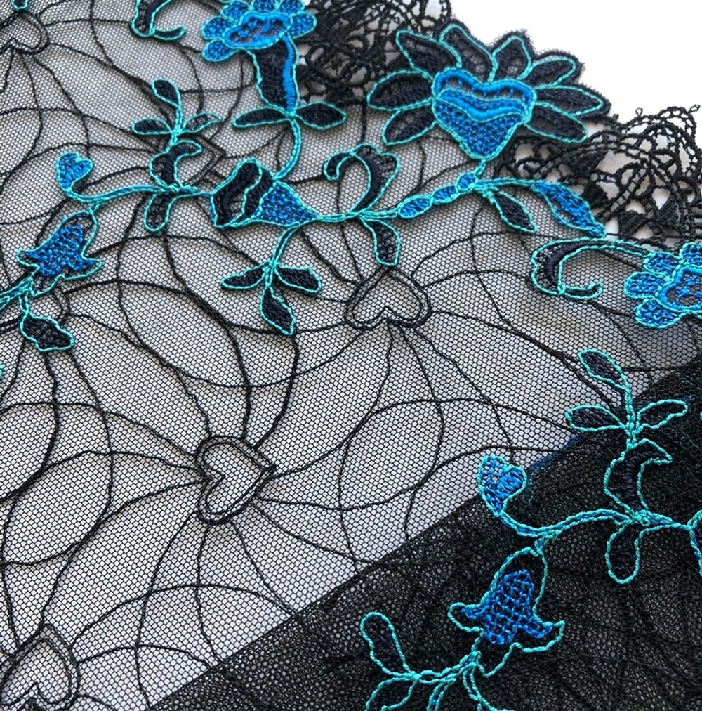 Тесьма сетка с вышивкой, черная/бирюза, 22см