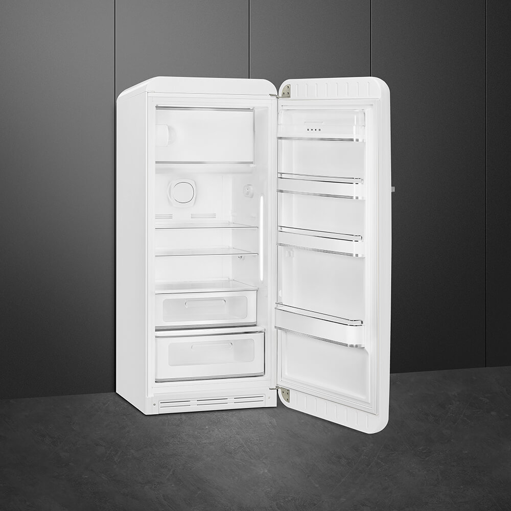 Холодильник однокамерный белый Smeg FAB28RWH5 внутри