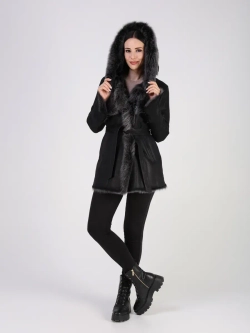 Дубленка зимняя натуральная с капюшоном короткая