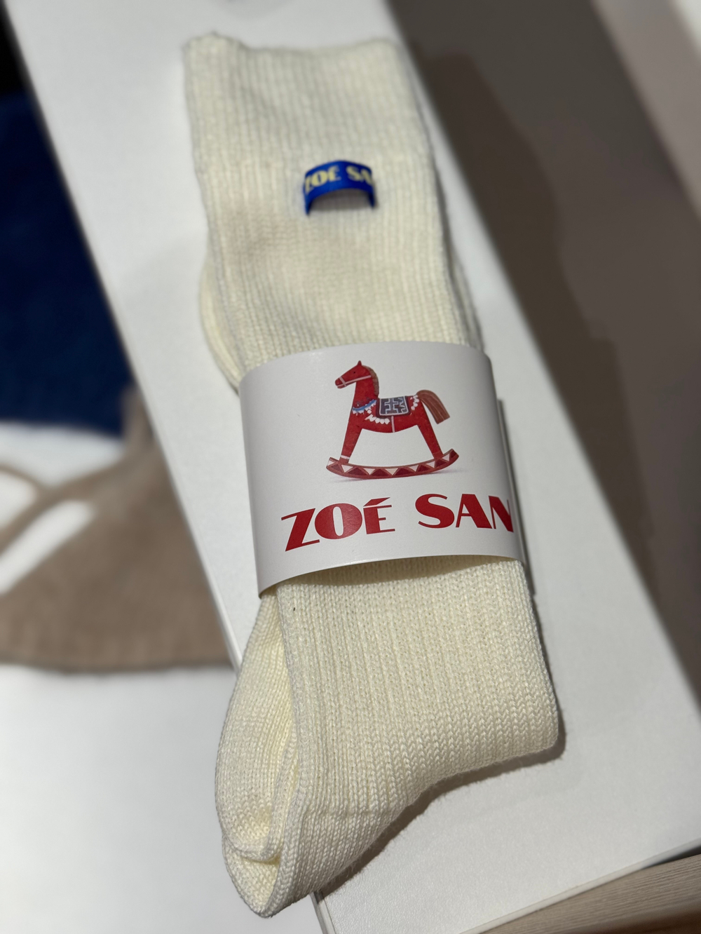 Шерстяные носки молочного цвета