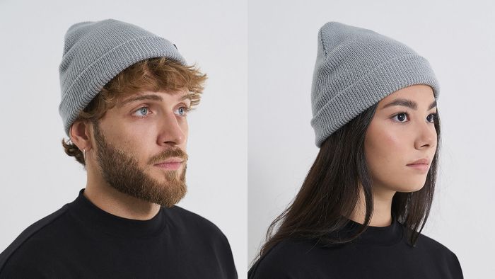 девушка и молодой человек в шапке COOL ZONE