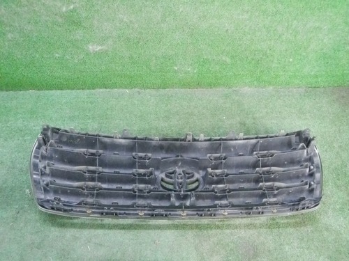Решетка радиатора Toyota Land Cruiser 200 (2007-2012)