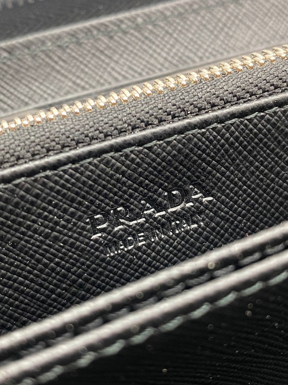 Кошелёк Prada