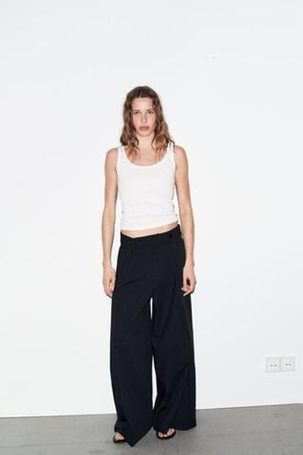 ZARA БРЮКИ В ТОНКУЮ ПОЛОСКУ СО СКЛАДКАМИ, ТЕМНО-СИНИЙ/БЕЛЫЙ