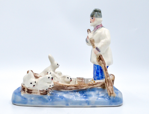 «Дед Мазай и зайцы». Коллекционная фарфоровая скульптура. 1970-е. Барановский фарфоровый завод.