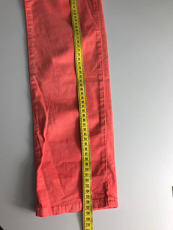 Джинсы яркого цвета, визуально на 46 размер