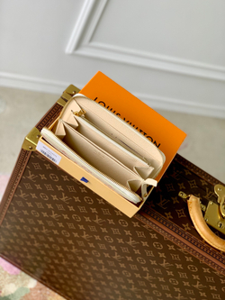 Louis Vuitton Zippy Wallet