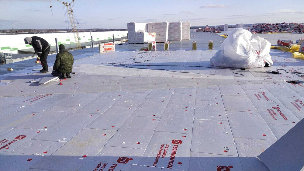 Монтаж плоской кровли из ПВХ мембраны (Система ТН СМАРТ)