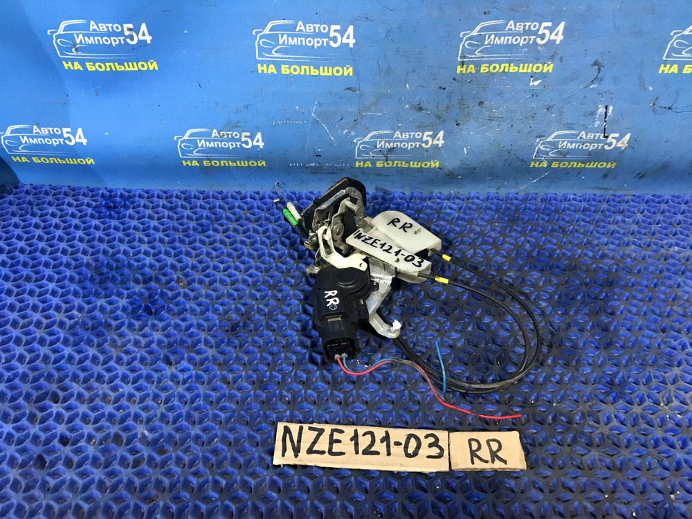 Замок двери задней правой TOYOTA FIELDER 2002