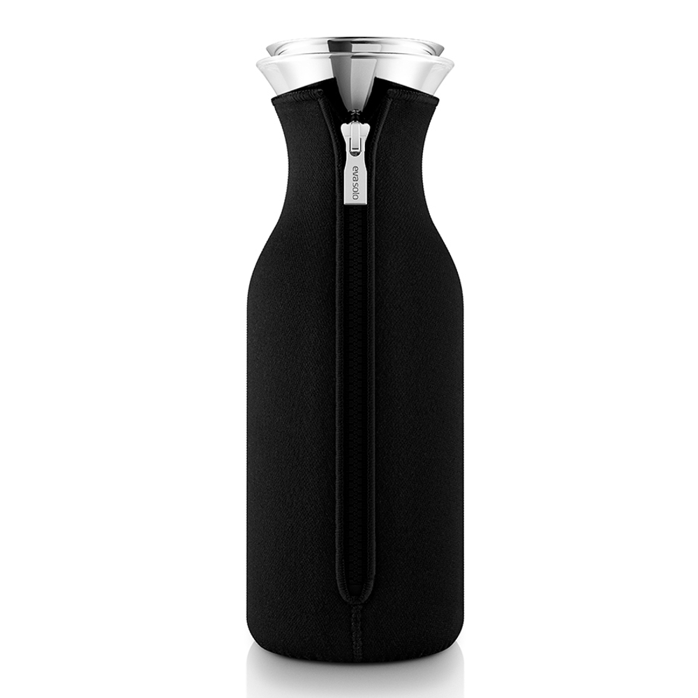 Графин Fridge в неопреновом текстурном чехле 1 л черный Eva Solo