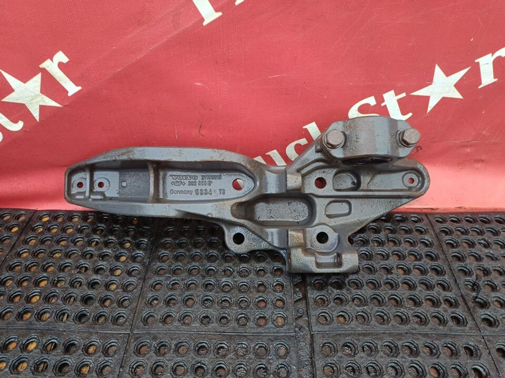 Кронштейн пневморессоры левый 2017 г.