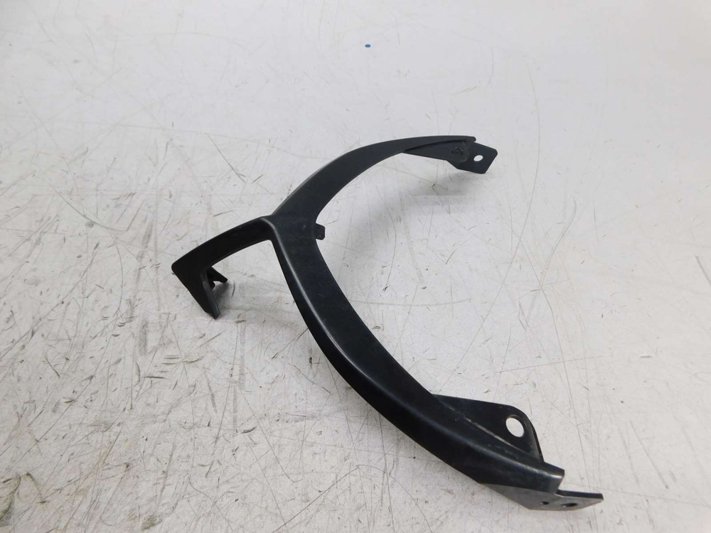 Пластик стоп-сигнала Yamaha FZ1 Fazer RN21J 3C3-2163A-00-00