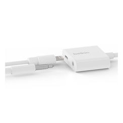 Переходник Belkin Lighting 8-pin папа/мама + Jack3.5 мама (F8J212btWHT) White