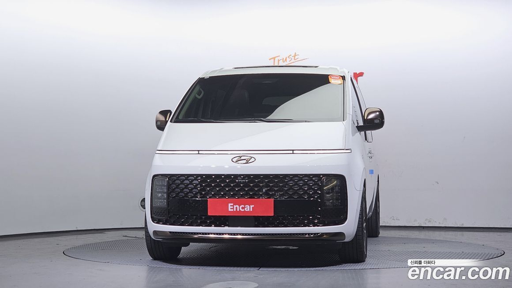 Hyundai Staria 4WD 라운지 9-и местный (12.2022)