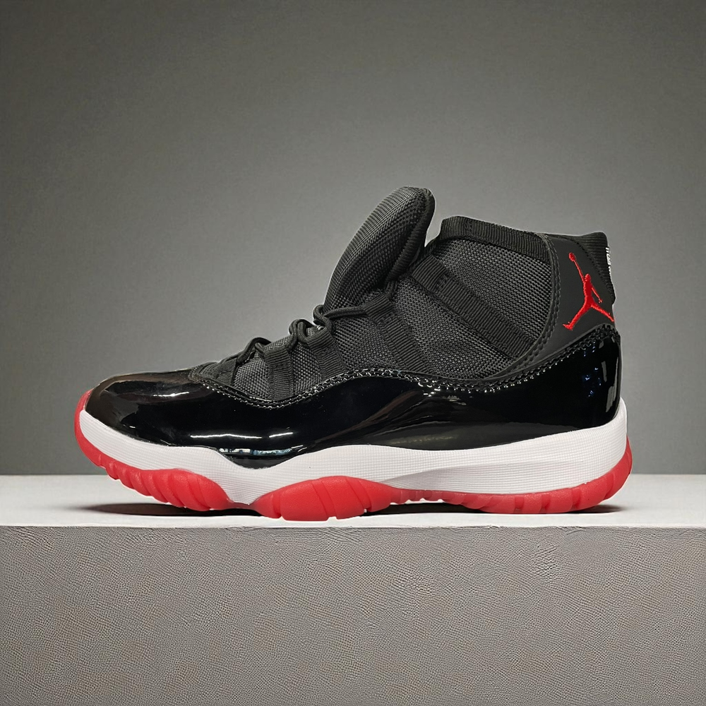 Nike Air Jordan 11 • Retro Bred