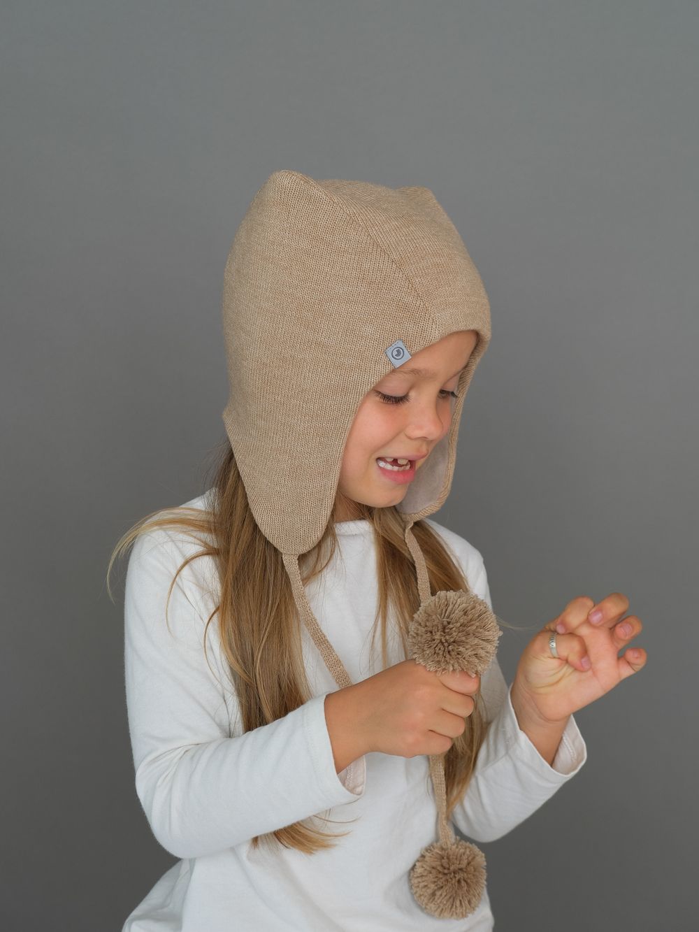 Большая подборка детских вязаных шапочек спицами для девочек