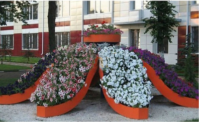 Парковая клумба Лотос