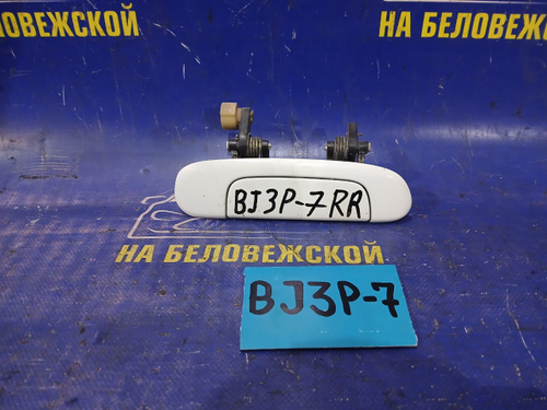 Ручка двери задней правой внешняя MAZDA FAMILIA 2001