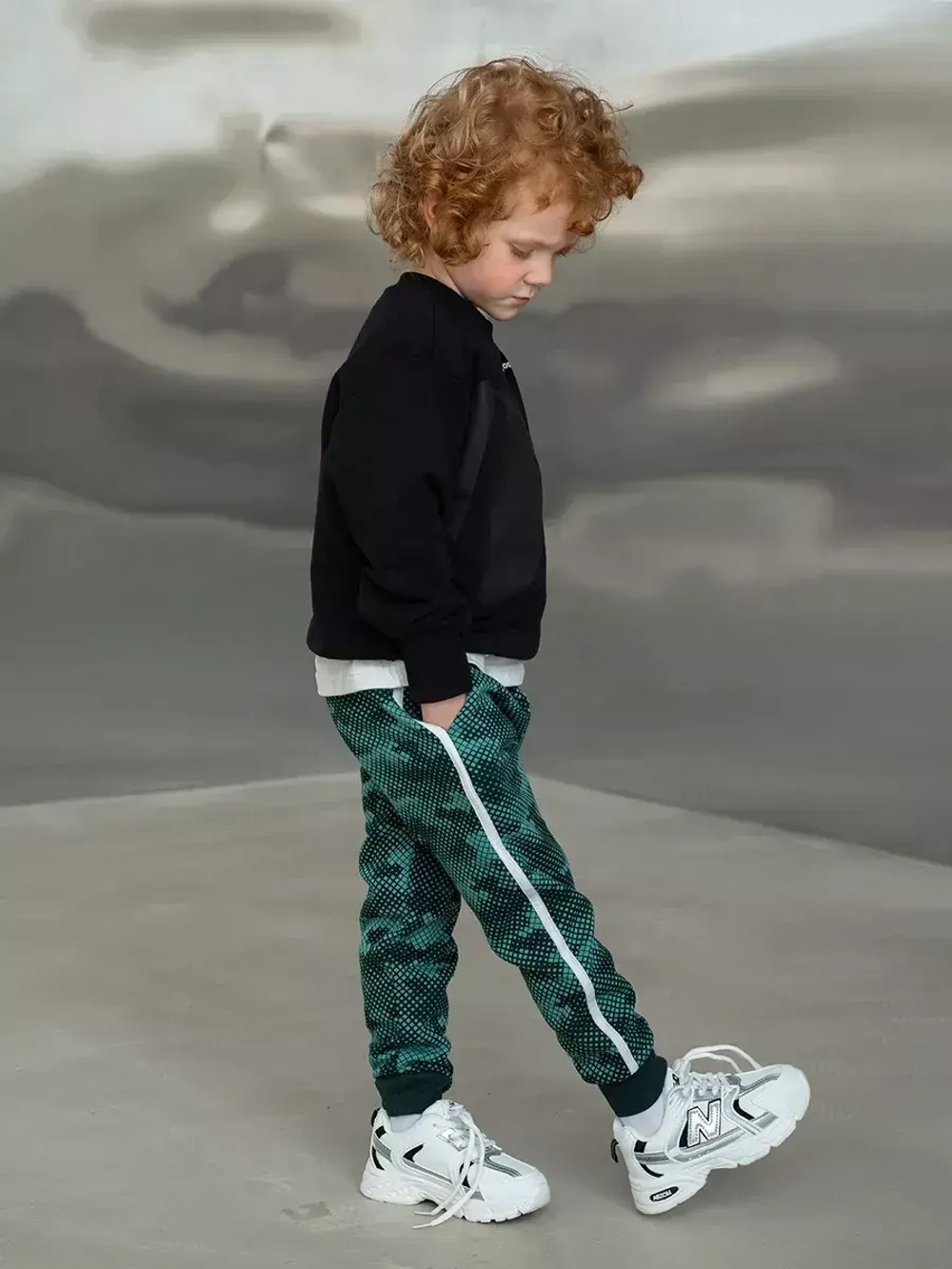 Брюки с лампасами спортивные штаны