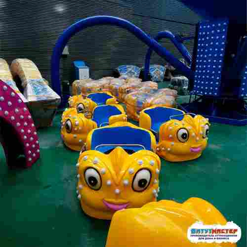 Карусель осьминог «Подводный осьминог» 16 кабинок, 32 места 12,5×12,5×5 м