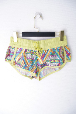 Шорты яркие на 10/11 лет