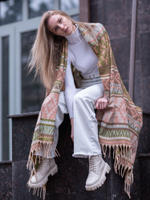 Теплый палантин с орнаментом