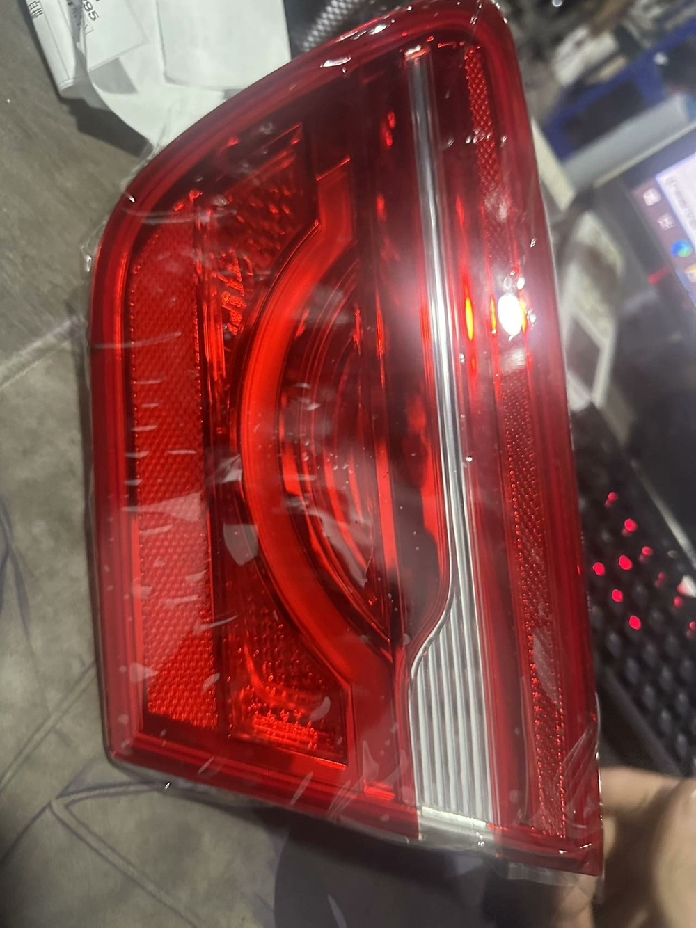 Задние фонари Jaguar XE XEL левый и правый оригинальные