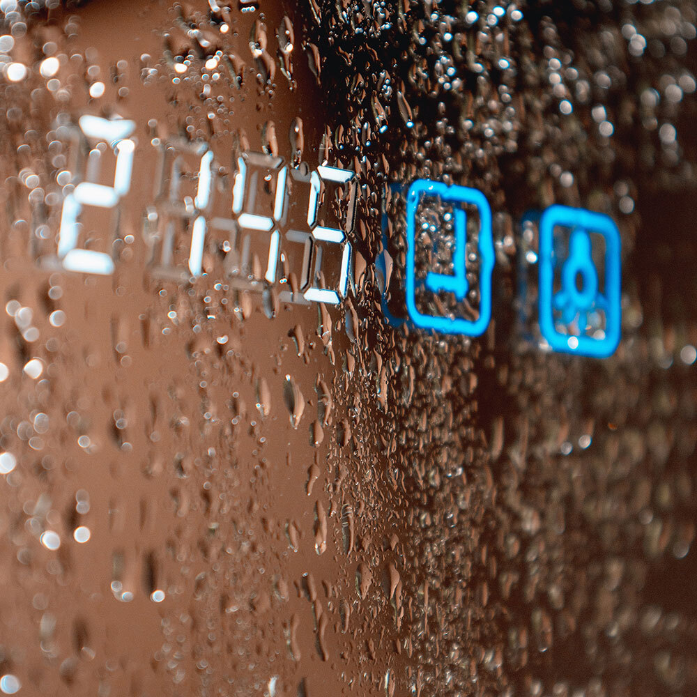 Зеркало-шкаф с подсветкой Джерси, 50х75 см (сенсорный выключатель, часы, правый, белый корпус)