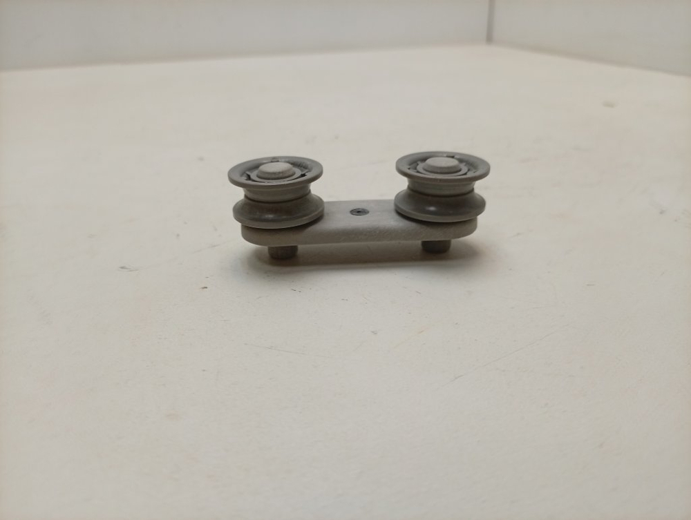 GV53311 ктп5 Направляющий ролик корзины столовых приборов посудомоечной машины Hansa Gorenje 1033850 б/у