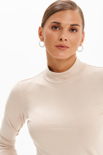 23340 Водолазка женская (молочный)