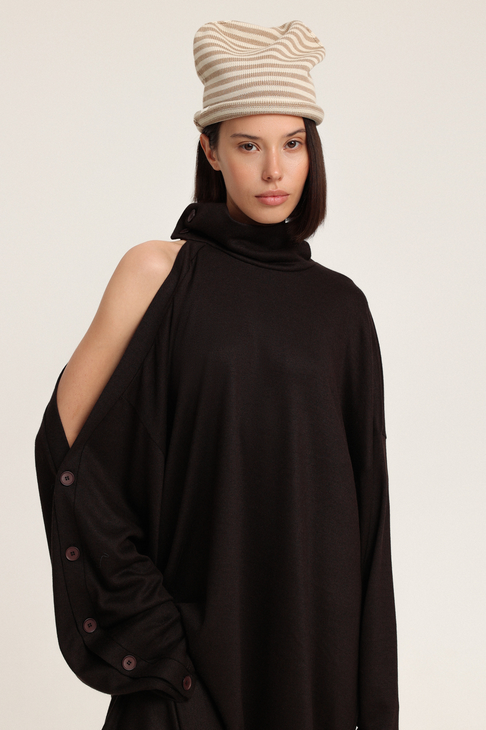 Платье трикотажное на пуговицах