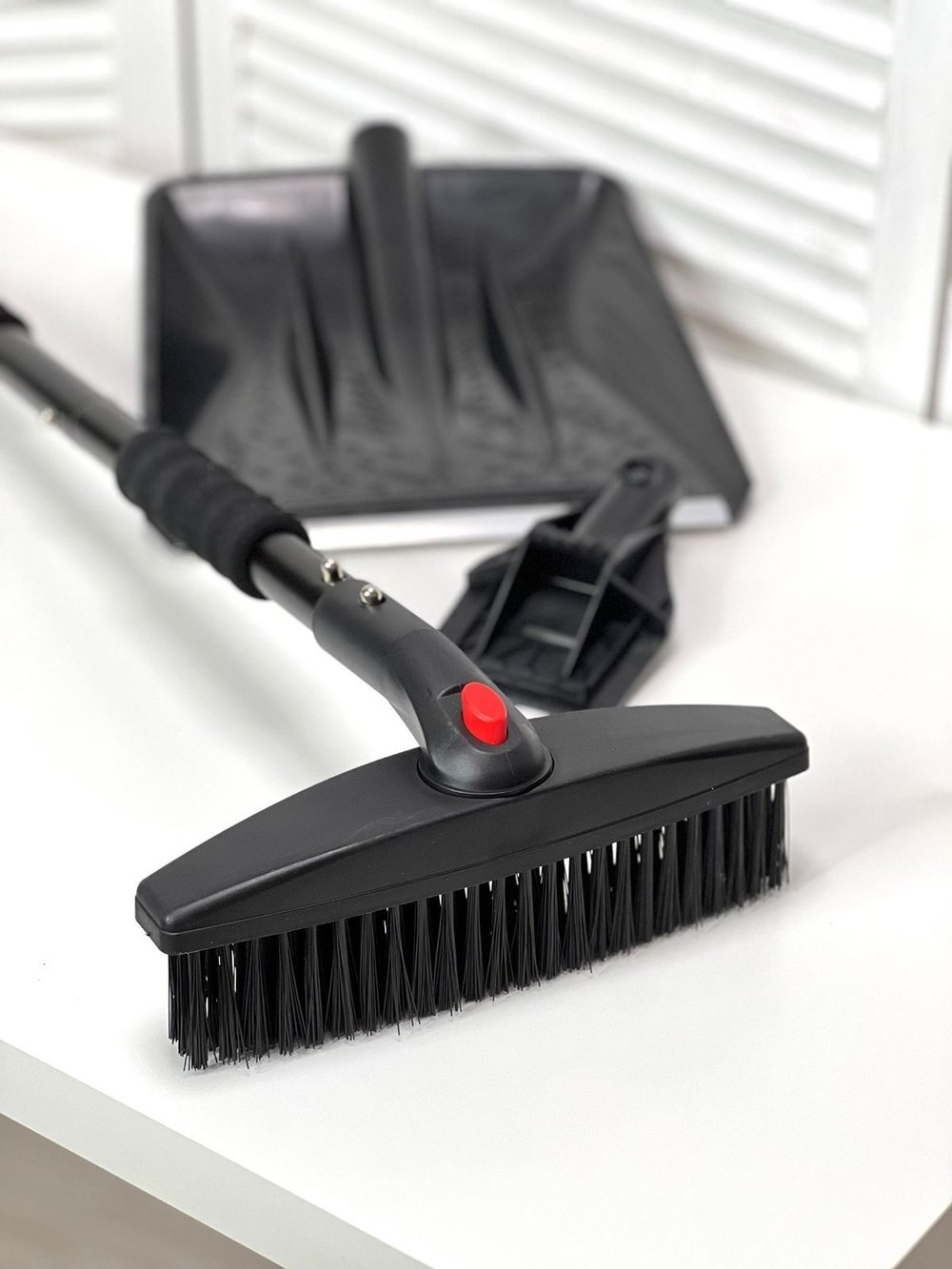 Щетка автомобильная для снега с скребком и лопатой, 3 в 1 (095520652-xD21)