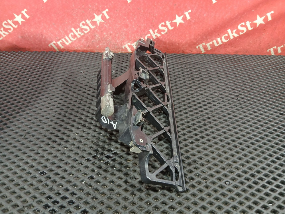 Ступенька подножки обслуживания правая