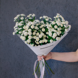 159. Воздушный стойкий моно-букет с хризантемой сантини