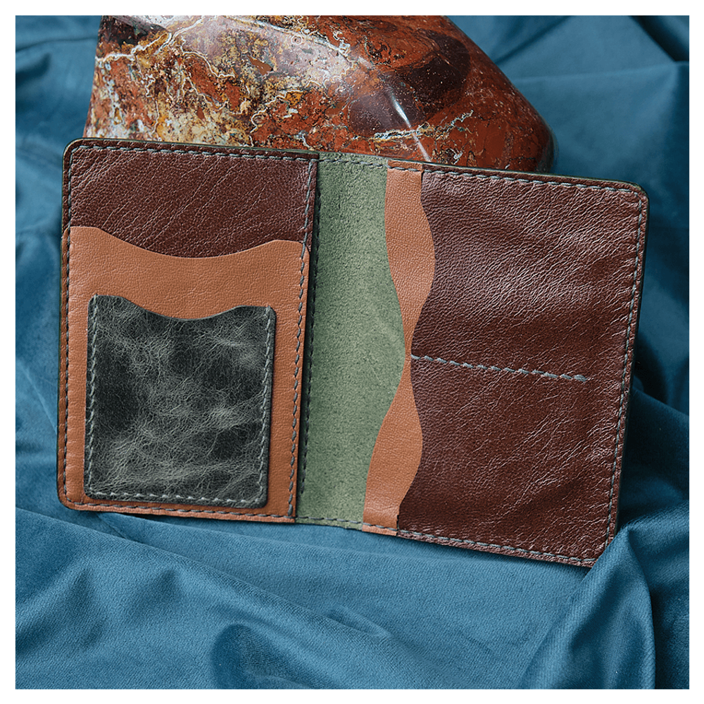 Кожаная обложка на паспорт «Малахитница»